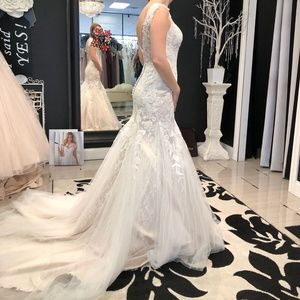 Never Worn Wedding Dress